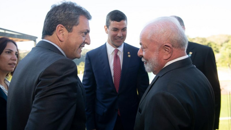 Massa mantuvo un encuentro con Lula, Lacalle Pou y Peña durante cumbre de Mercosur en Puerto Iguazú
